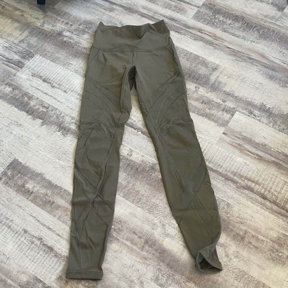 Lululemon size 4. 25” mesh green leggings